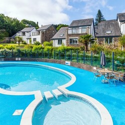 ðŸš¨ AMAZING Black Friday Sale! ðŸš¨

Get 20% OFF stays at the 5-star The Valley in Cornwall, for holidays until November 2025! ðŸŒŸ

Choose from cosy cottages (some hot tubs and dog-friendly options!). Theyâ€™ve even won BRONZE in the Dog Friendly Business of the Year at the Cornwall Tourism Awards! ðŸ…

What to expect: 

ðŸ¡ Baby & toddler-friendly cottages
ðŸŒ³ 13 acres of gardens & woodlands
ðŸŠ Indoor & outdoor pool (private booking available for indoor pool)
ðŸŽ¾ Tennis, squash, gym & spa
ðŸ½ï¸ Onsite restaurant
ðŸ¾ Dog paddock & award-winning services
â˜€ï¸ Family activities (during school holidays) 

Hurry, offer ends Monday 2nd December! 

â³ Book now for the ultimate family getaway!

#BlackFridaySale #HolidayTots  #CornwallHoliday #HolidayIdeaCornwall #TravellingwithKids #HolidayIdeaforkids #FamilyTime #Love #BlackFriday